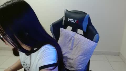 Sahaliefox  online show from November 29, 10:36 pm