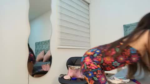 S A H M A N T A   R O S E online show from February 17, 3:50 am