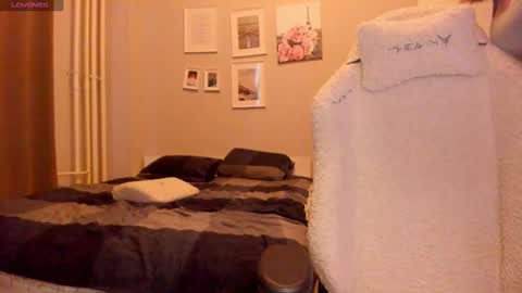 You can call me Lo if someone writes to me in the pm without paying an instant BAN online show from February 9, 2:07 pm