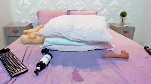 salem_rose01 online show from February 9, 11:29 pm