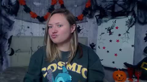 Sally online show from October 22, 6:02 pm