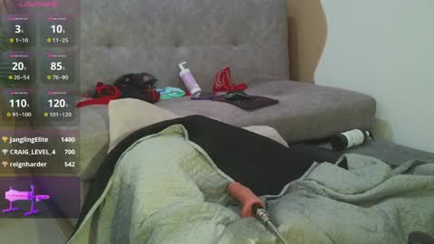 saly_moon1 online show from April 5, 4:44 am