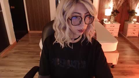 SAM MANSON online show from February 5, 12:19 pm