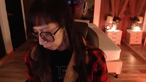 SAM MANSON online show from February 7, 12:31 pm