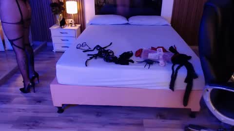 SAM MANSON online show from October 2, 2:33 pm