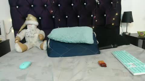 lizzy online show from December 24, 12:55 am