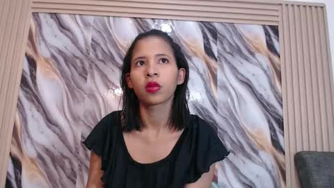 lizzy online show from April 3, 4:38 pm