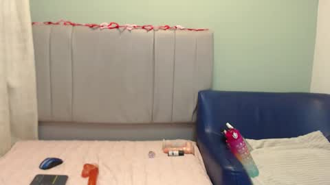 Any online show from October 1, 4:17 am