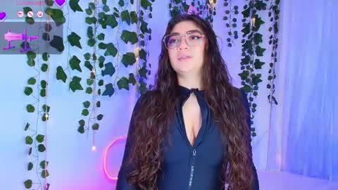 samii evans  online show from December 19, 1:32 am