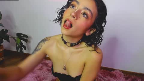 Sam    online show from December 7, 7:43 pm