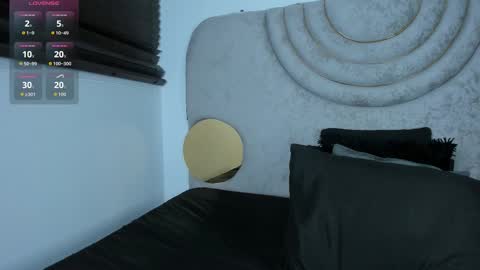 S A M Y  G R E Y  online show from December 16, 3:56 am