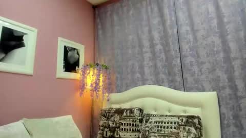 Sandra online show from March 8, 10:30 am