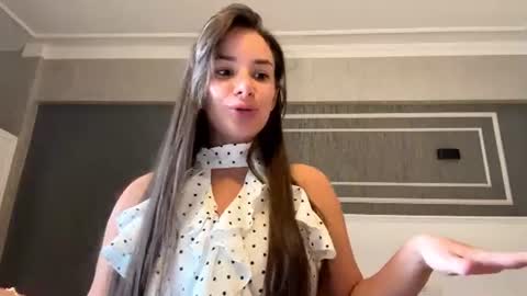 Amelia online show from June 12, 2:14 pm