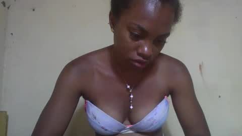 saphia online show from December 17, 4:33 pm