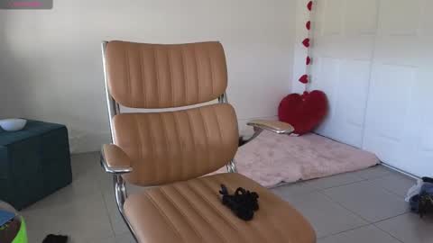 sapphir3xoxo online show from February 5, 3:31 pm