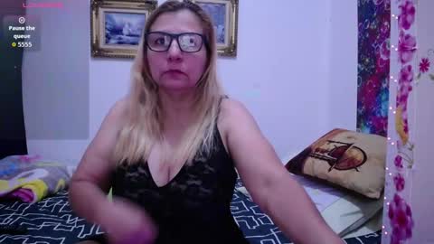 sara online show from October 5, 9:20 pm