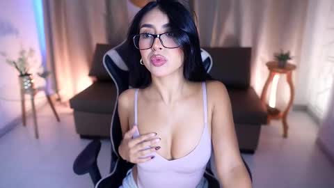 Sara  online show from March 8, 1:23 pm