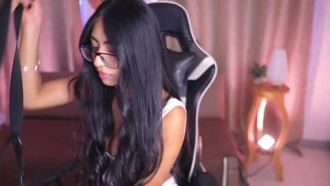 Sara  online show from January 29, 1:17 pm