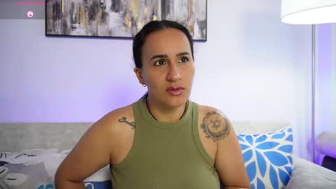   online show from February 6, 11:02 am