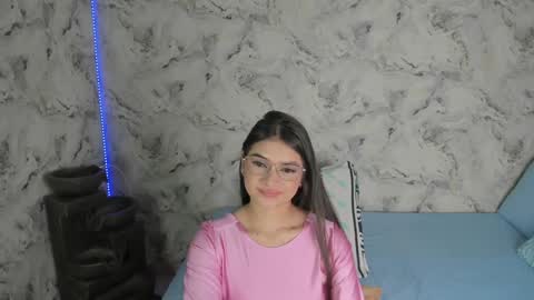 sara online show from December 23, 7:06 am