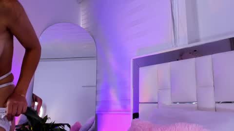 Sara online show from October 2, 6:13 pm