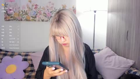 Sara  new account  give me thomb up  Follow me   help me reach 15k followers again   online show from February 26, 1:15 am