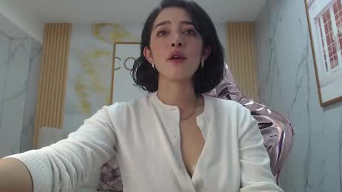 Sara  online show from September 19, 1:54 pm