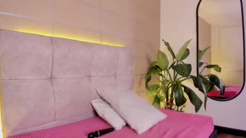 Sara  online show from March 24, 3:28 pm