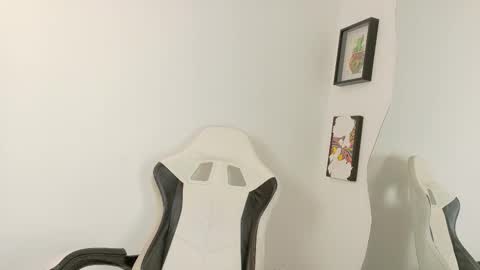 Sara online show from March 27, 4:08 pm