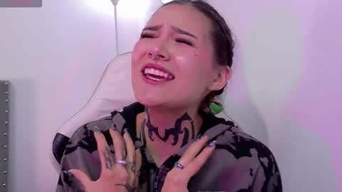 Sara online show from October 1, 6:24 pm