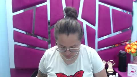 sara_thonson_ online show from February 6, 2:55 am