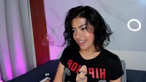 sara_zc online show from September 9, 1:33 pm