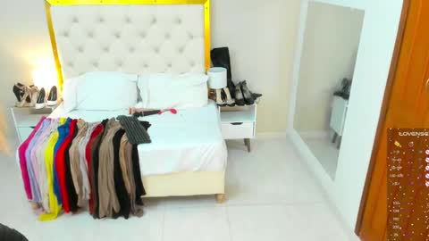 Saraa Gomez online show from March 4, 3:44 am