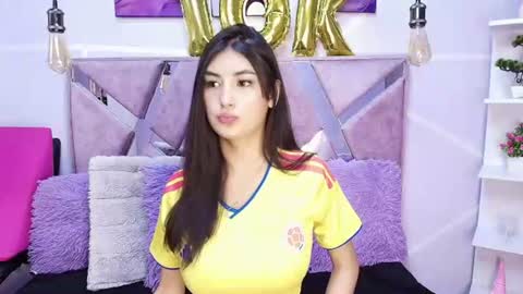 Sara noa online show from June 18, 11:26 am