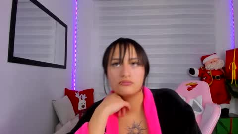 Sarah Ramirez online show from December 19, 4:37 am