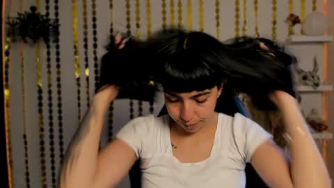 Sara online show from January 7, 10:30 pm