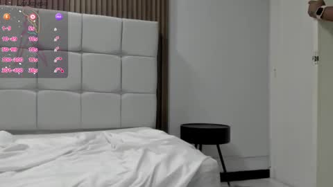   online show from March 4, 10:02 am