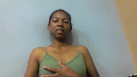 sarah146341 online show from April 15, 12:39 pm