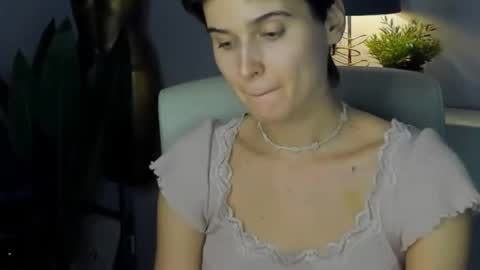 Sarah online show from October 9, 3:38 pm