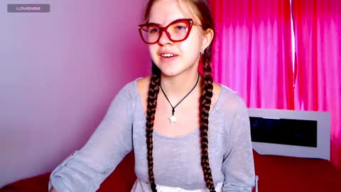 Sarah online show from December 11, 5:10 am