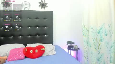 sarah_lowee online show from September 27, 6:15 pm