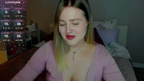 Sarah online show from October 3, 1:00 am