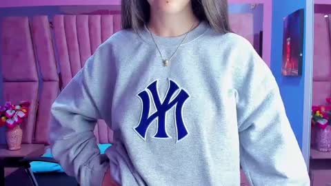 Sarah online show from December 6, 3:55 pm