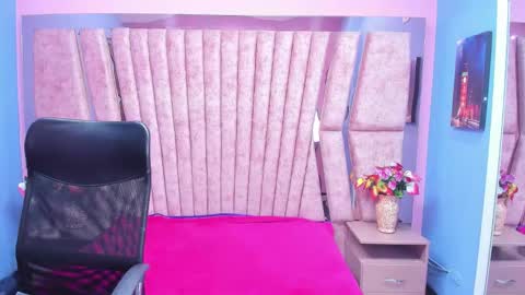 Sarah online show from October 6, 1:17 pm