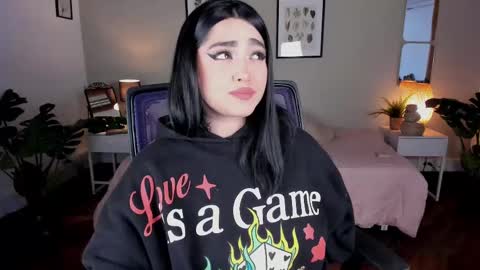   online show from February 24, 8:03 pm