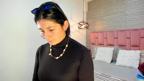 Sarah Deyvis online show from January 30, 2:04 pm