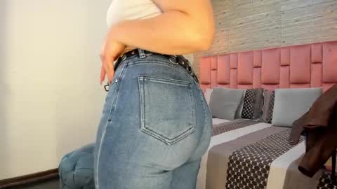 Sarah Deyvis online show from February 27, 2:21 pm