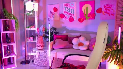 Divine Sarah NONUDE model online show from February 28, 12:04 pm