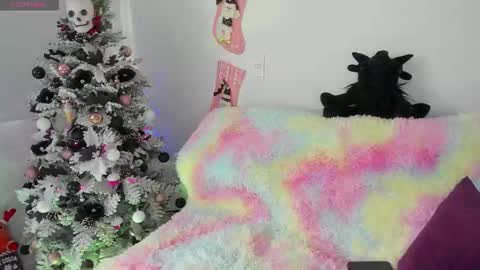 Sarah NEW ACCOUNT online show from December 21, 5:17 pm