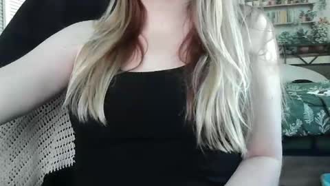 Sarah online show from February 16, 9:25 pm